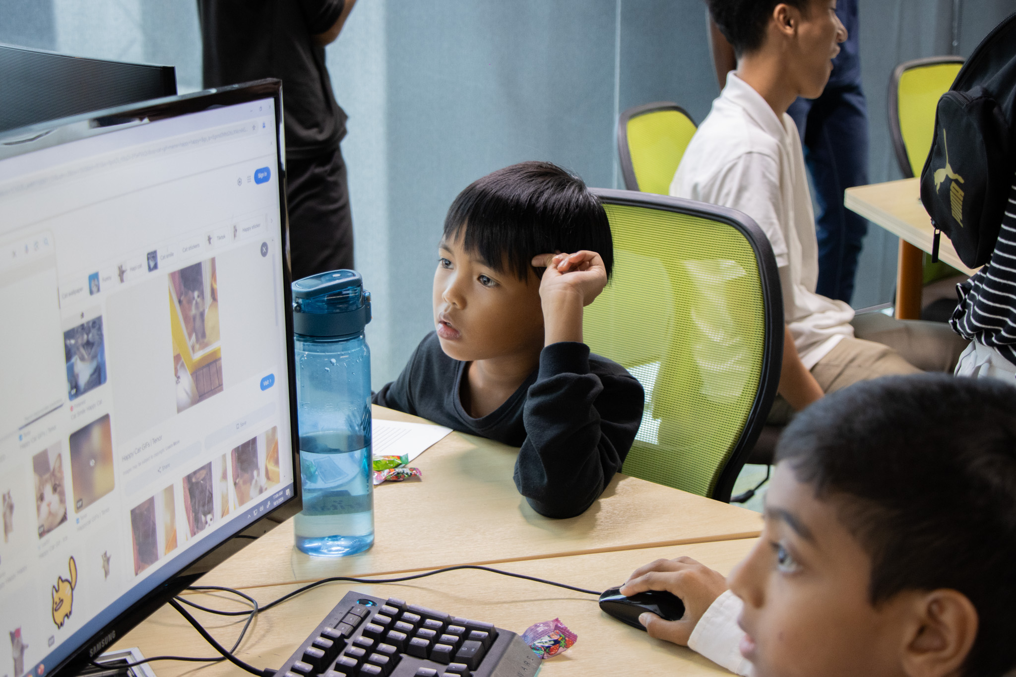 Computer Basics Session: PowerPoint & Canva Learning Section | Yayasan Chow Kit - 686b6dbcdd067_1751870908